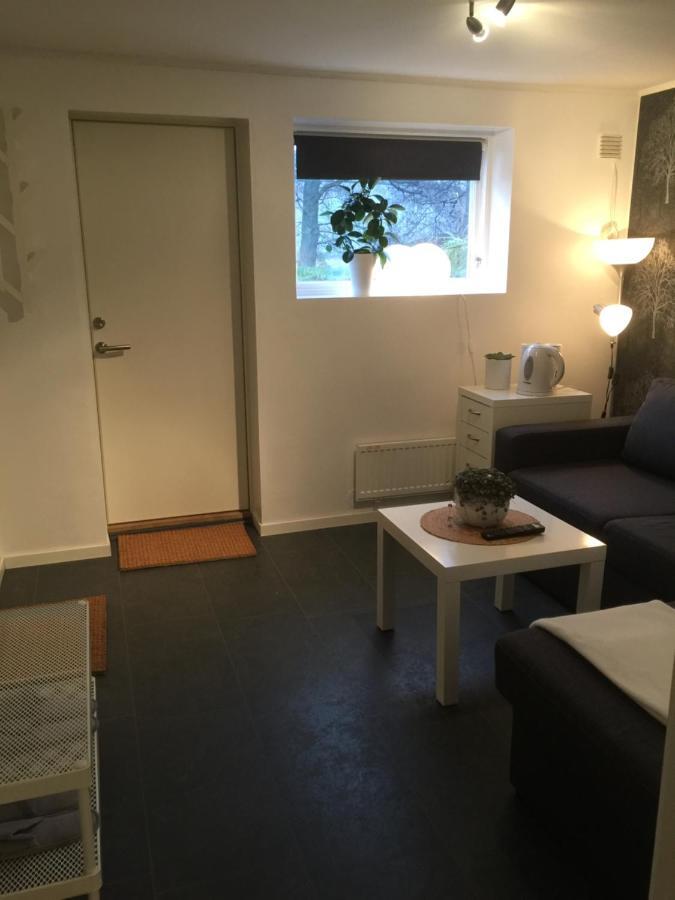 Bo Centralt I Vaernamo Екстер'єр фото