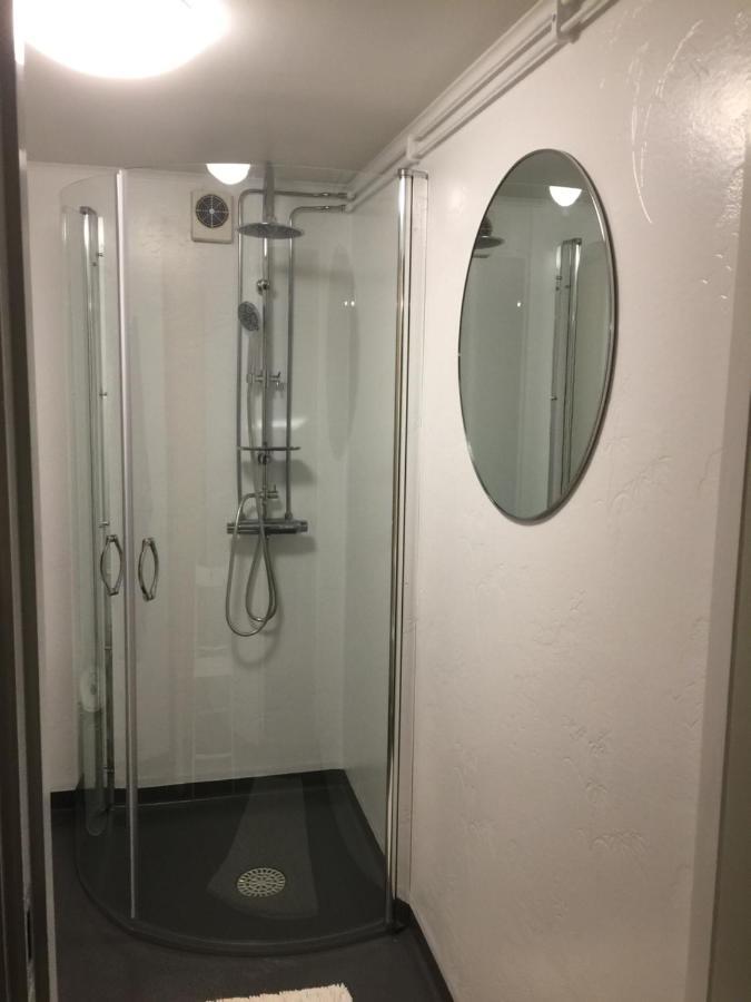 Bo Centralt I Vaernamo Екстер'єр фото